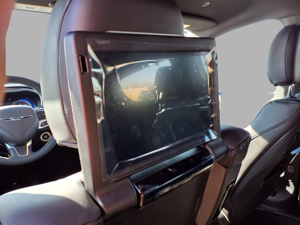New 2026 Chrysler Pacifica Select FWD image 23