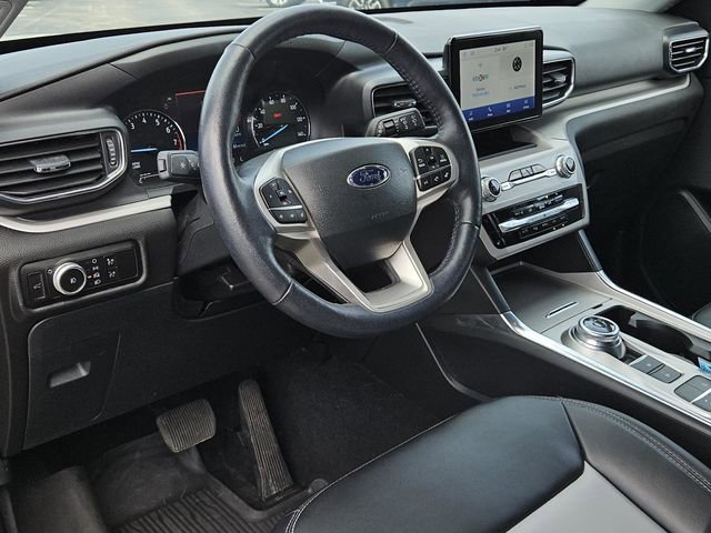 Used 2023 Ford Explorer XLT w/ Equipment Group 202A image 29