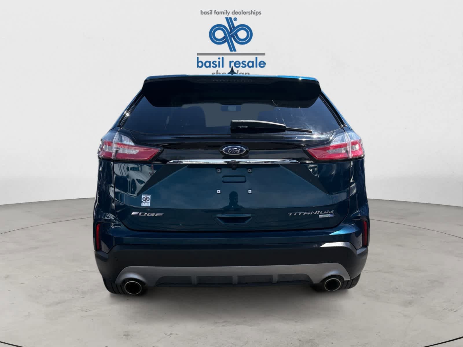 Used 2020 Ford Edge Titanium w/ Equipment Group 301A AWD/4WD image 4