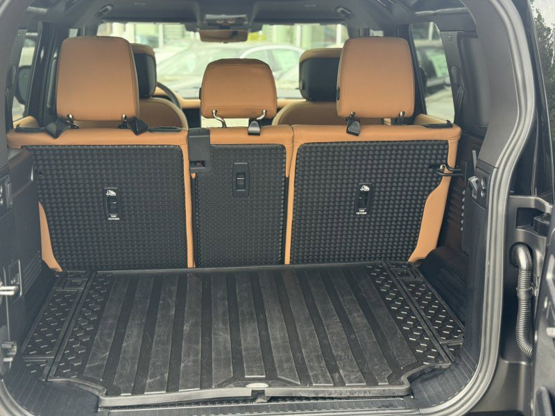 Used 2024 Land Rover Defender 110 V8 image 20