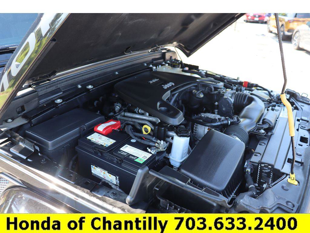 Used 2019 Jeep Wrangler Unlimited Sahara w/ Quick Order Package 24M Moab image 32