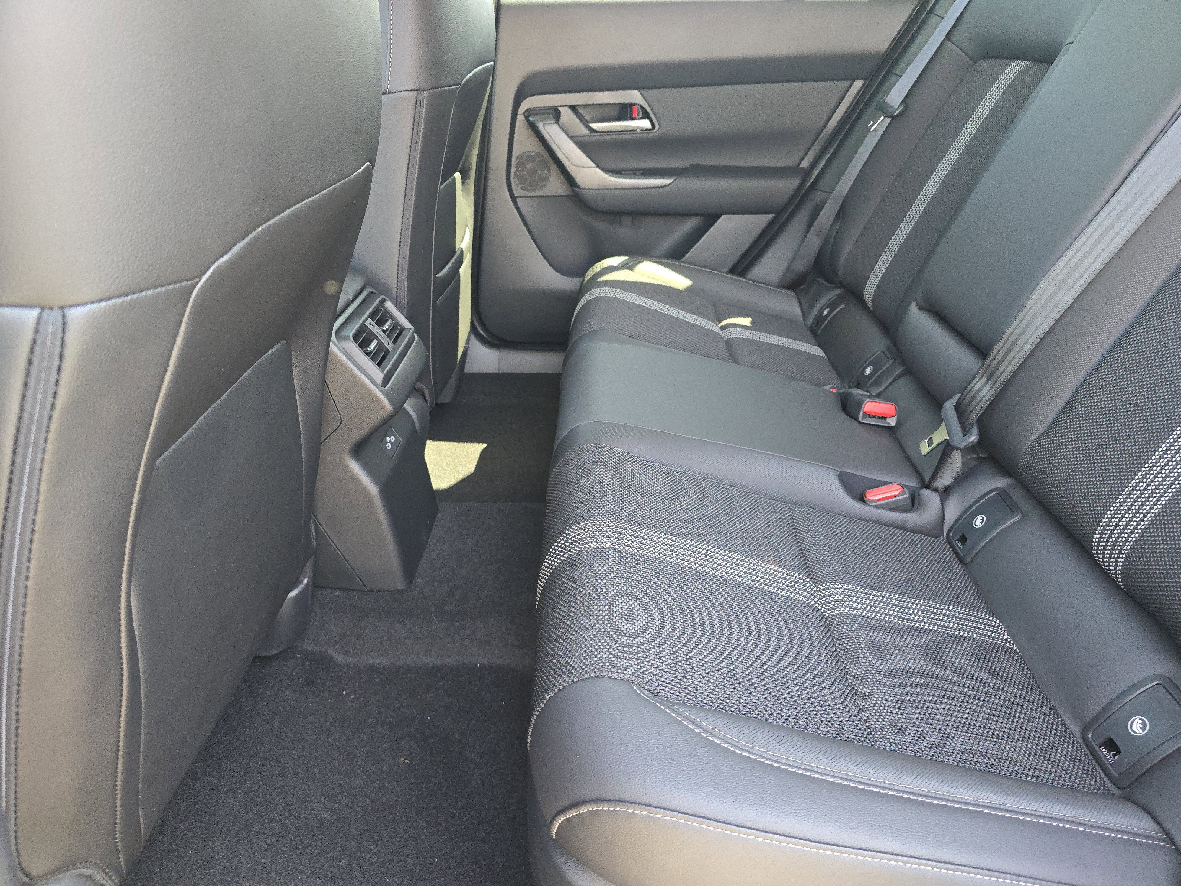 Certified 2025 MAZDA CX-50 2.5 Hybrid w/ Preferred Pkg image 10