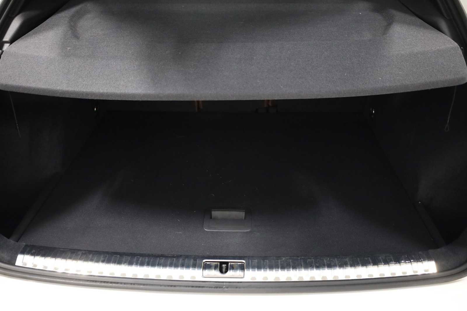 Used 2023 Audi Q3 2.0T Premium w/ Convenience Package image 38