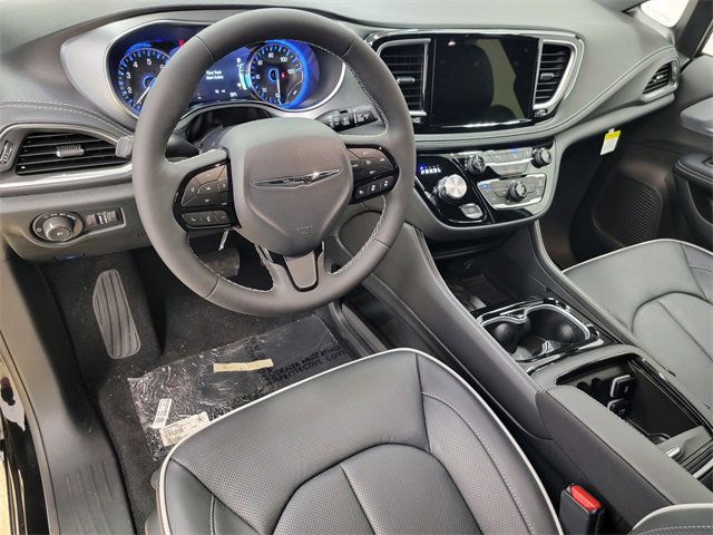 New 2026 Chrysler Pacifica Limited w/ S Appearance Package image 13