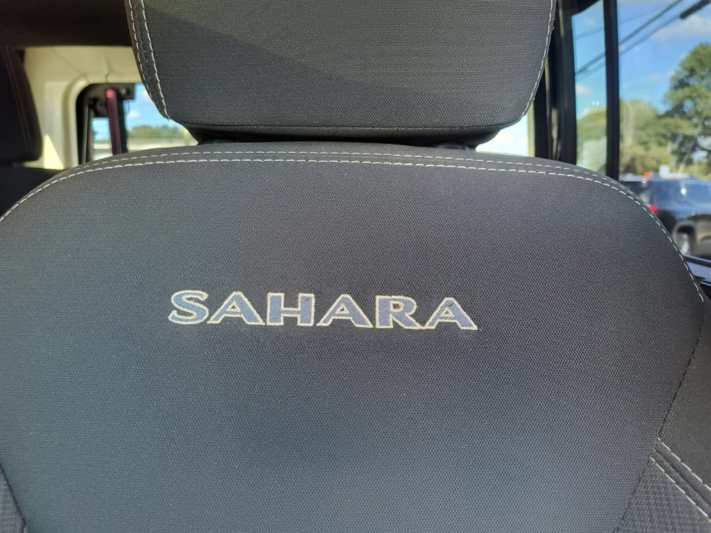 Used 2018 Jeep Wrangler Unlimited Sahara image 27
