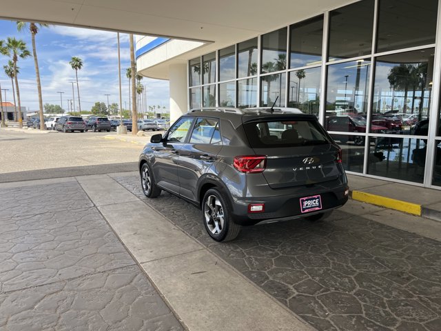 Used 2025 Hyundai Venue SEL image 6