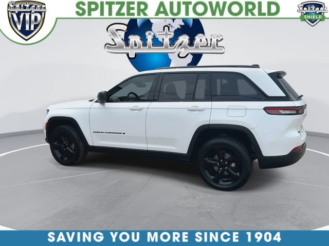 Used 2023 Jeep Grand Cherokee Altitude AWD/4WD image 7