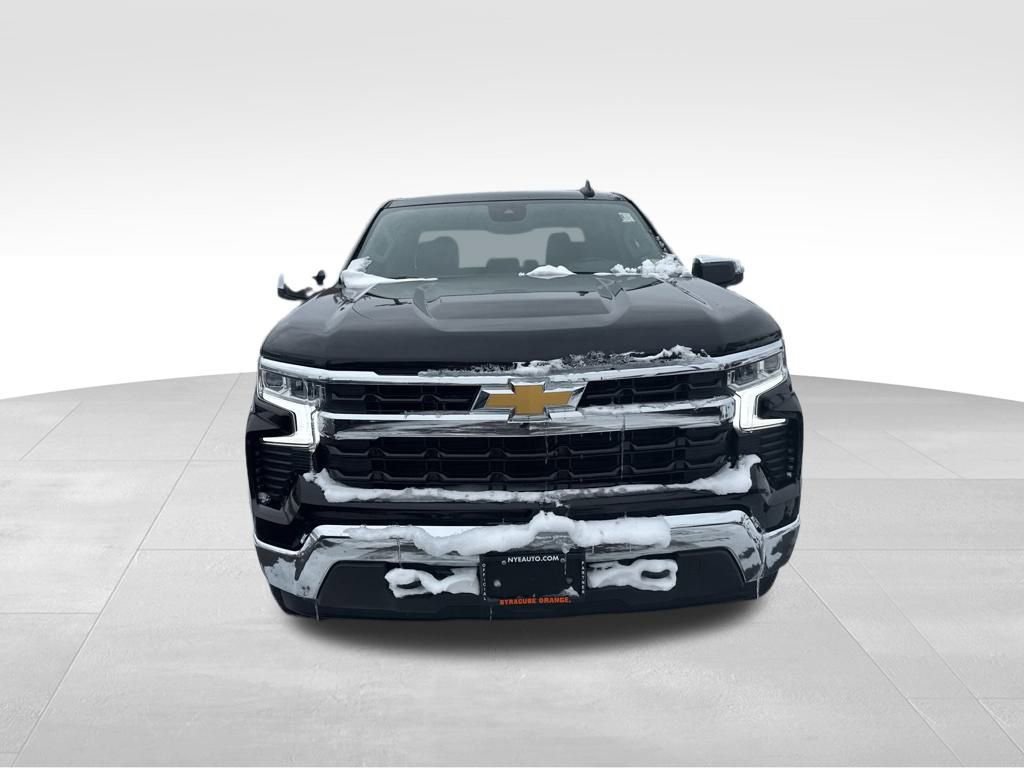 Used 2024 Chevrolet Silverado 1500 LT AWD/4WD image 9