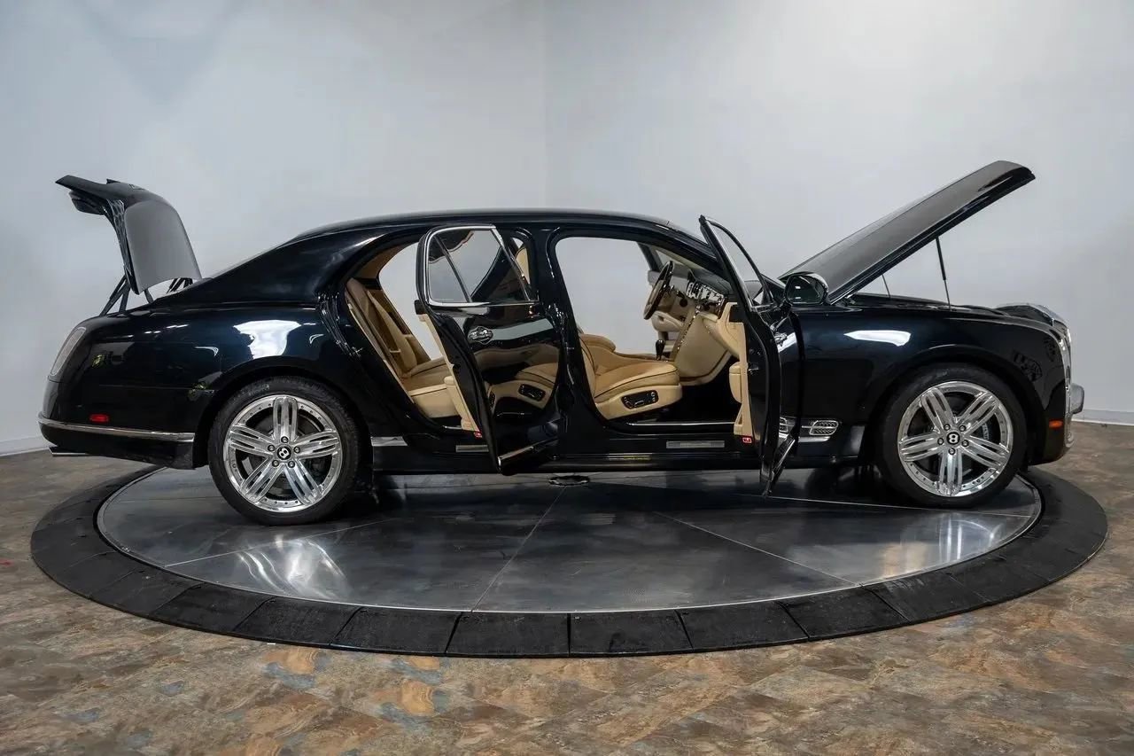 Used 2011 Bentley Mulsanne image 17