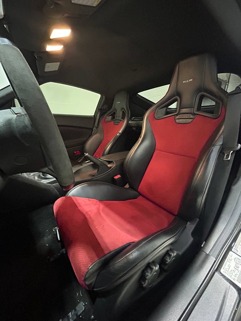 Used 2017 Nissan 370Z NISMO RWD image 13