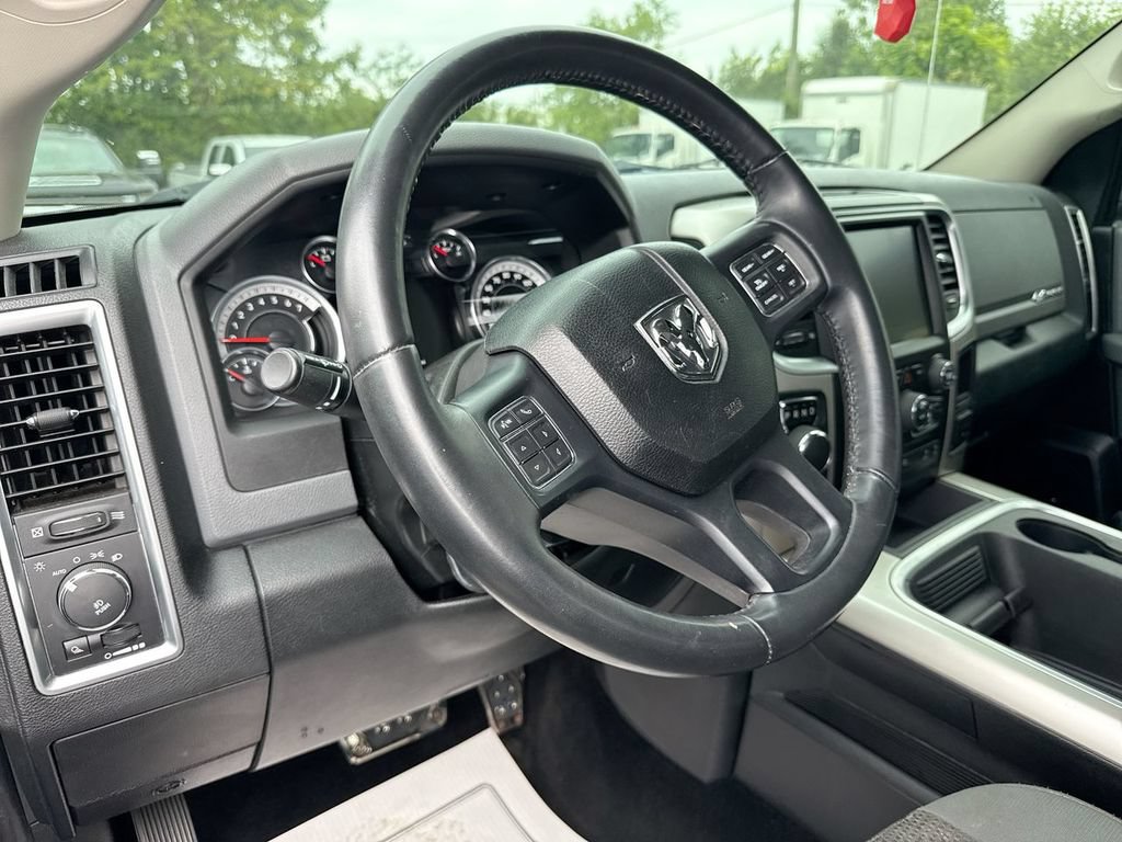 Used 2017 RAM 1500 SLT AWD/4WD image 8