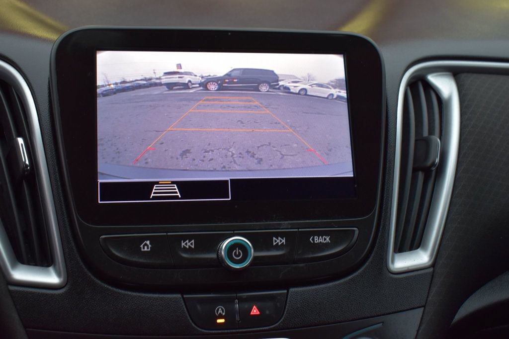 Used 2022 Chevrolet Malibu LT FWD image 29