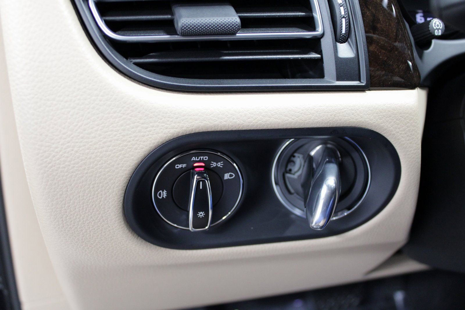 New 2026 Porsche Macan image 26