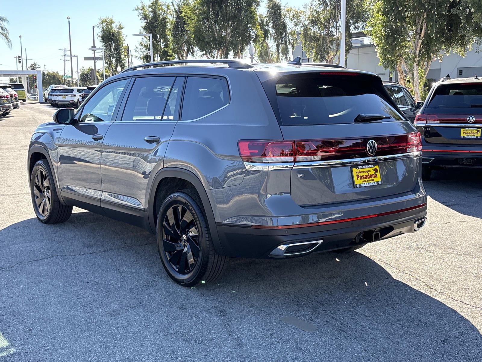 New 2026 Volkswagen Atlas SE image 3