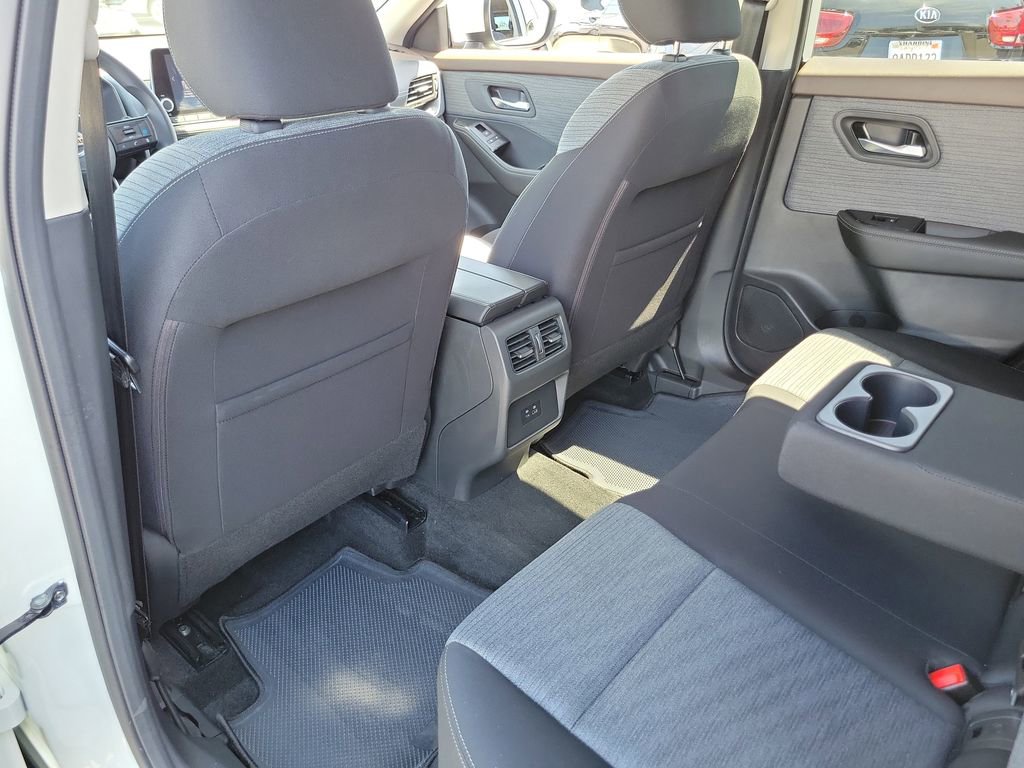 Used 2021 Nissan Rogue SV AWD/4WD image 12