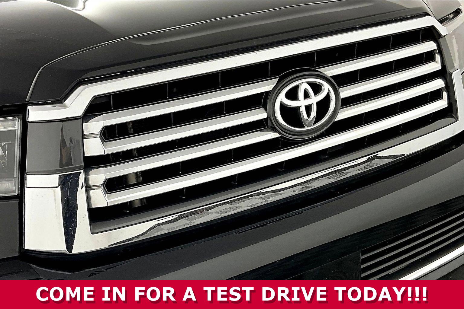 Used 2020 Toyota Sequoia Platinum w/ Preferred Accessory Package AWD/4WD image 29