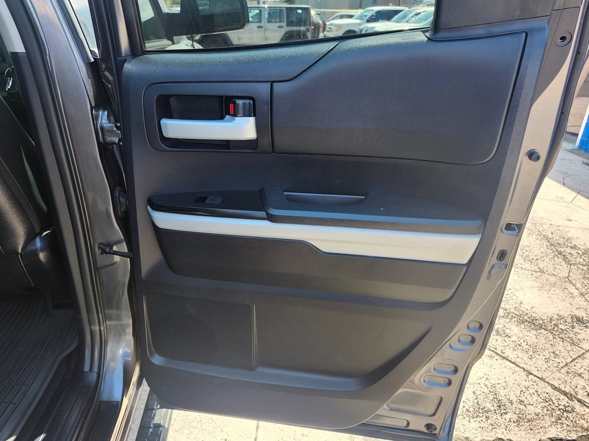Used 2014 Toyota Tundra SR5 w/ SR5 Upgrade Package RWD image 20