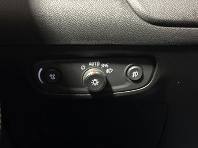 Used 2020 Buick Encore GX Essence AWD/4WD image 18