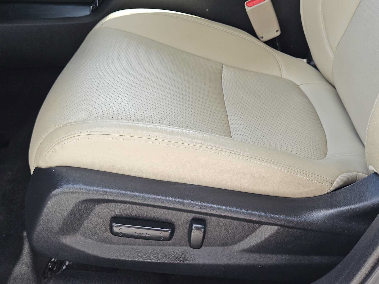 Certified 2018 Honda Clarity Touring image 25