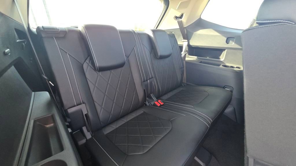 Used 2025 Volkswagen Atlas SEL Premium R-Line AWD/4WD image 16
