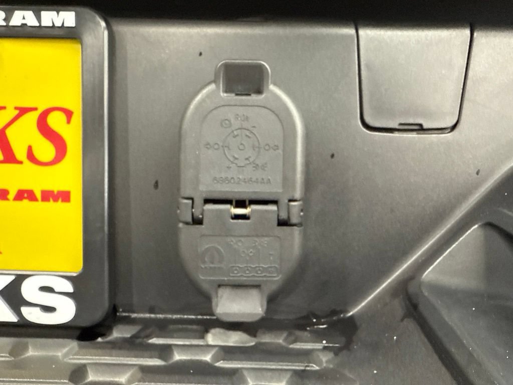 Used 2025 RAM 1500 Tradesman w/ Night Edition AWD/4WD image 8