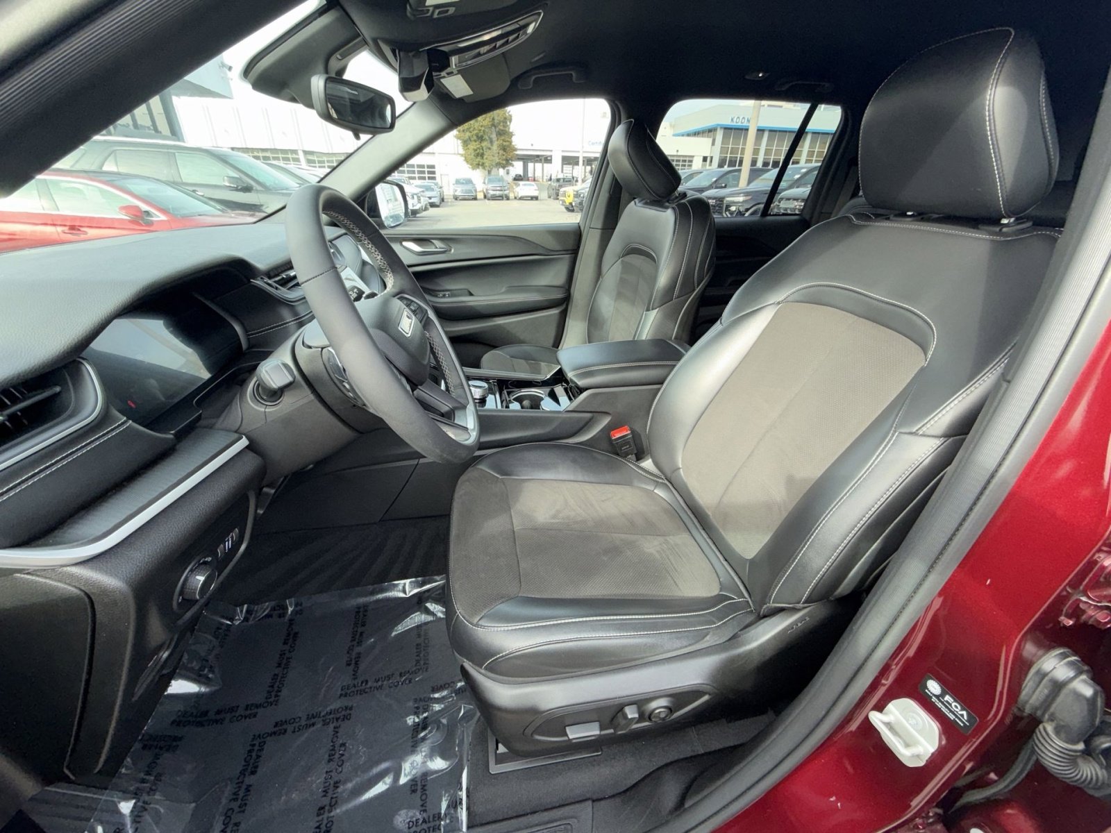 Used 2023 Jeep Grand Cherokee Altitude image 13