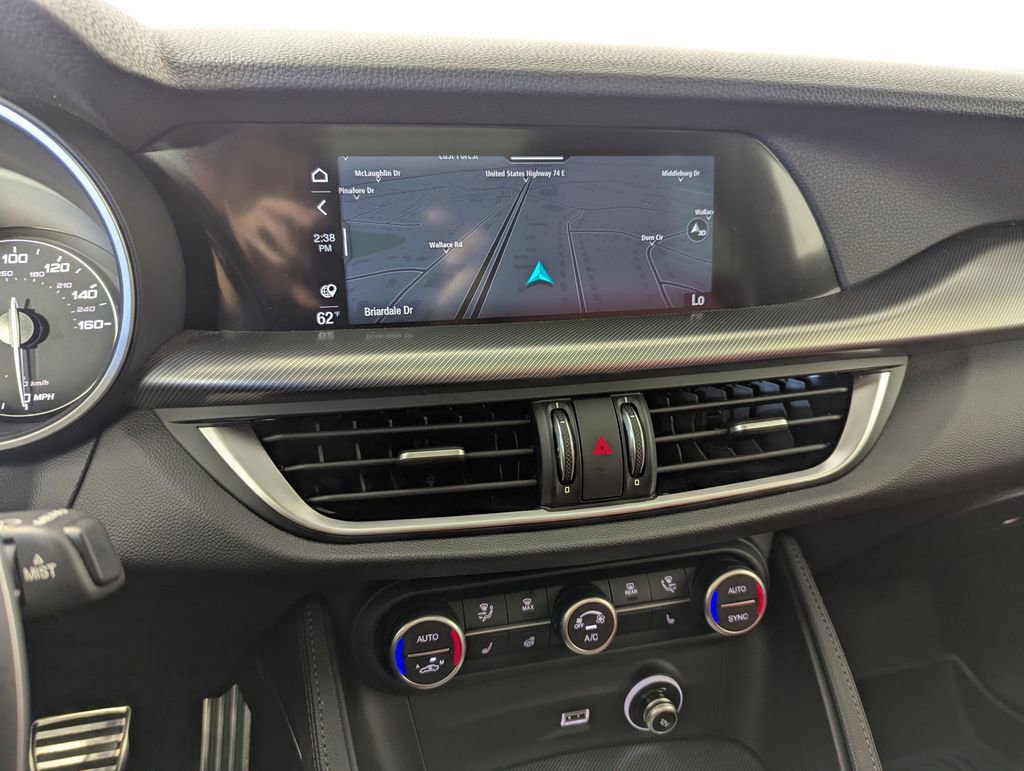 Used 2022 Alfa Romeo Stelvio Veloce image 17