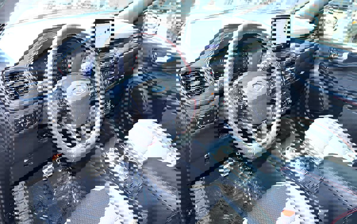 Used 2023 Ford Escape ST-Line image 40