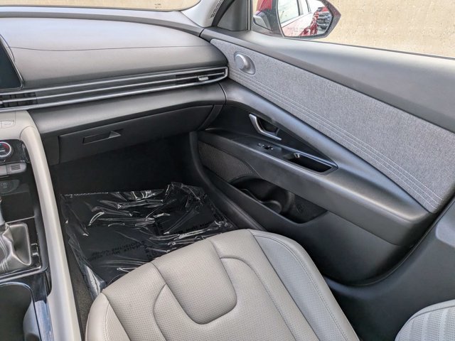 Used 2025 Hyundai Elantra Limited FWD image 14