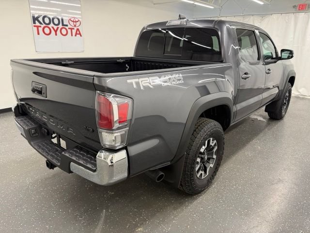 Certified 2023 Toyota Tacoma TRD Off-Road AWD/4WD image 2