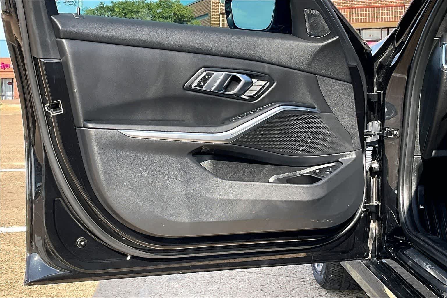 Used 2022 BMW 330e xDrive AWD/4WD image 26