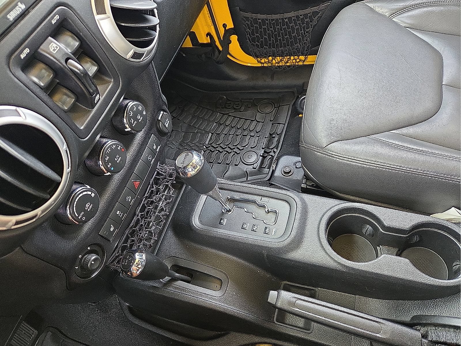 Used 2015 Jeep Wrangler Unlimited Sahara w/ Max Tow Package AWD/4WD image 25