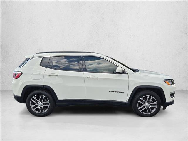 Used 2019 Jeep Compass Latitude FWD image 4