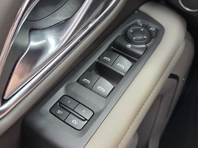 Used 2023 GMC Yukon XL SLT image 29