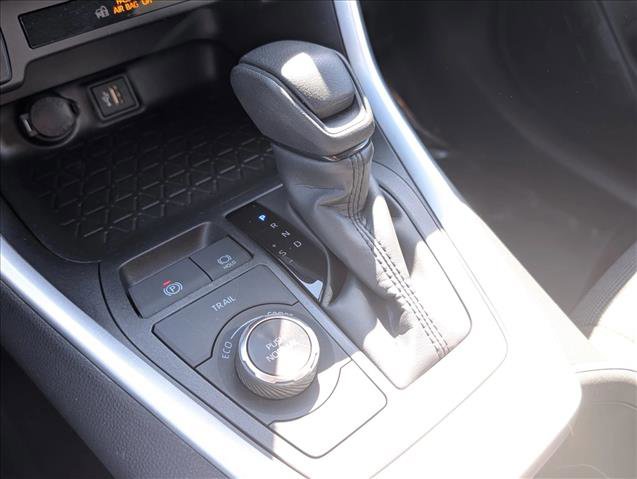Used 2025 Toyota RAV4 LE image 12