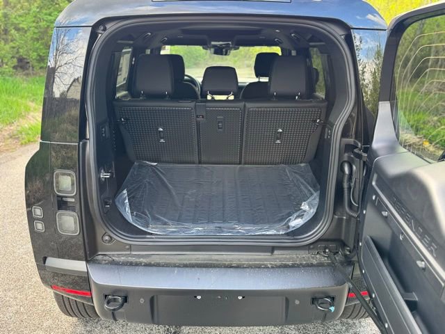 New 2026 Land Rover Defender 110 X-Dynamic SE AWD/4WD image 7