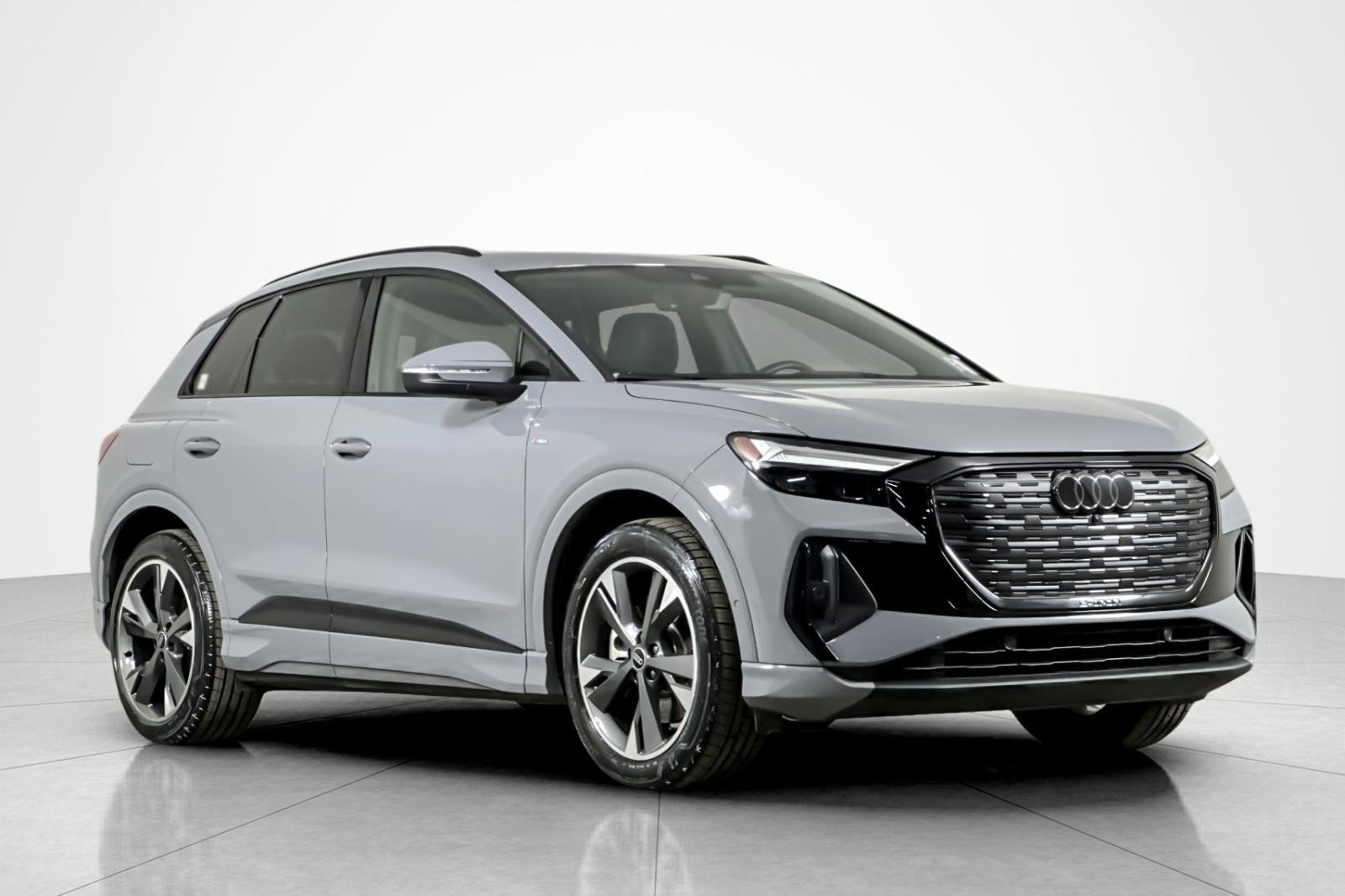 Used 2024 Audi Q4 e-tron Premium Plus w/ Premium Plus image 7