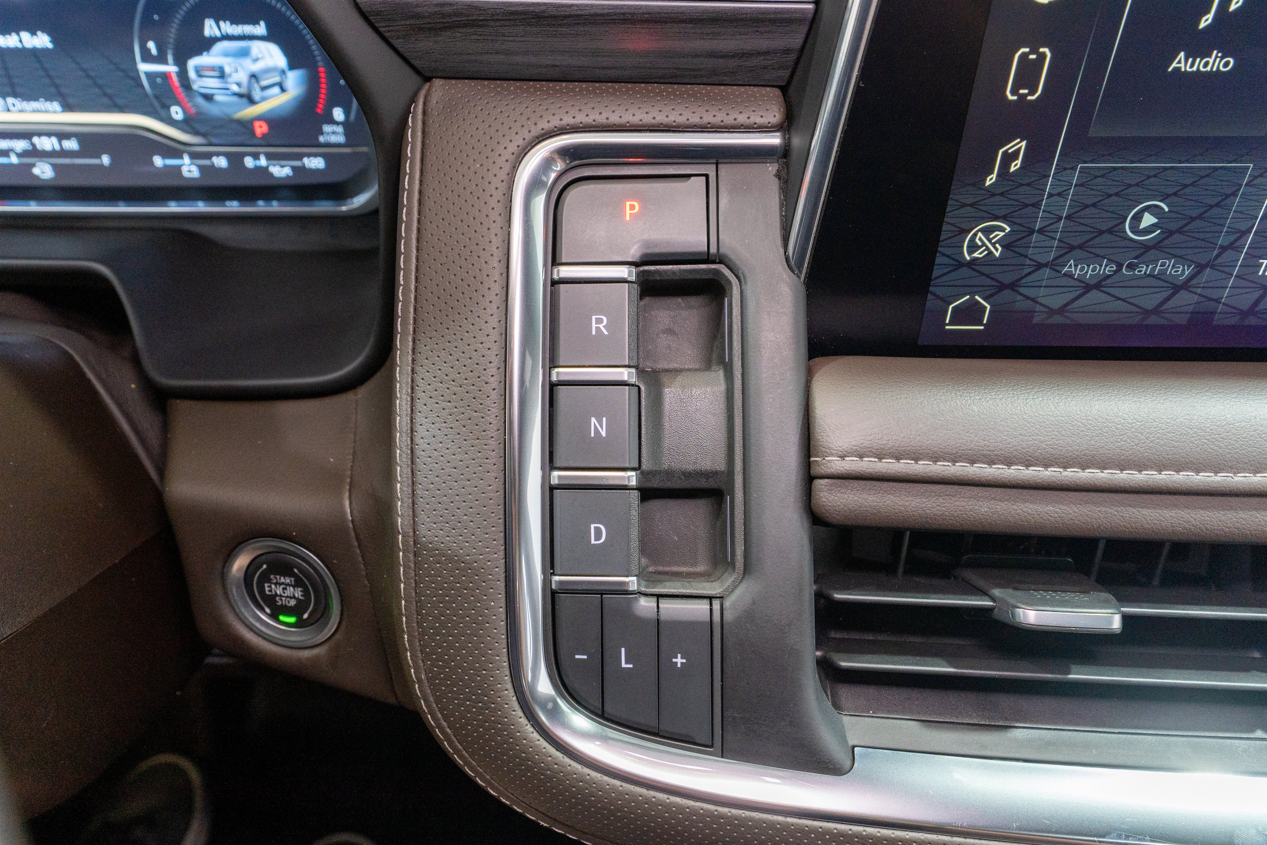 Used 2022 GMC Yukon XL SLT w/ SLT Premium Package RWD image 25