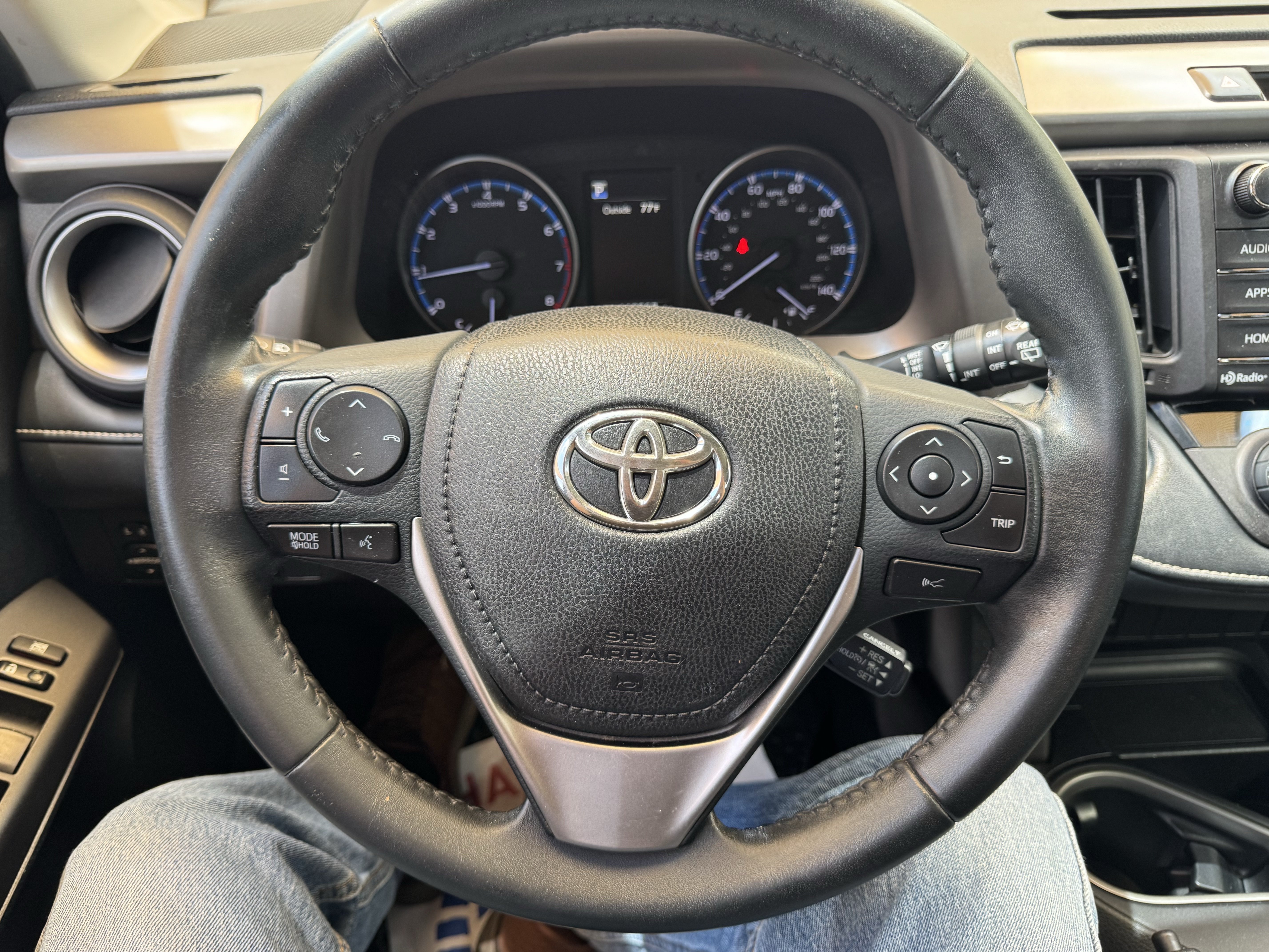 Used 2018 Toyota RAV4 XLE AWD/4WD image 23