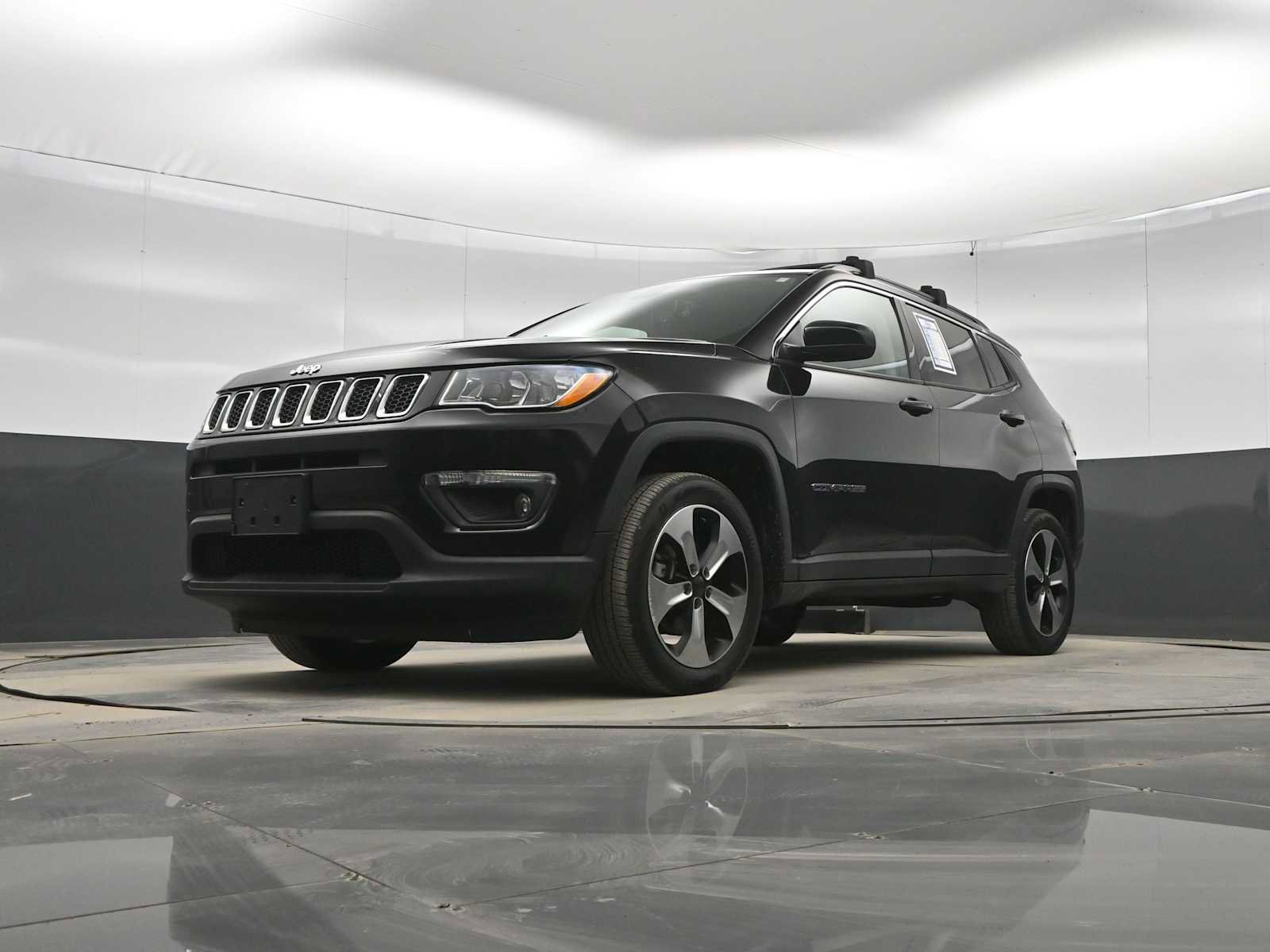 Used 2017 Jeep Compass Latitude w/ Popular Equipment Group image 32