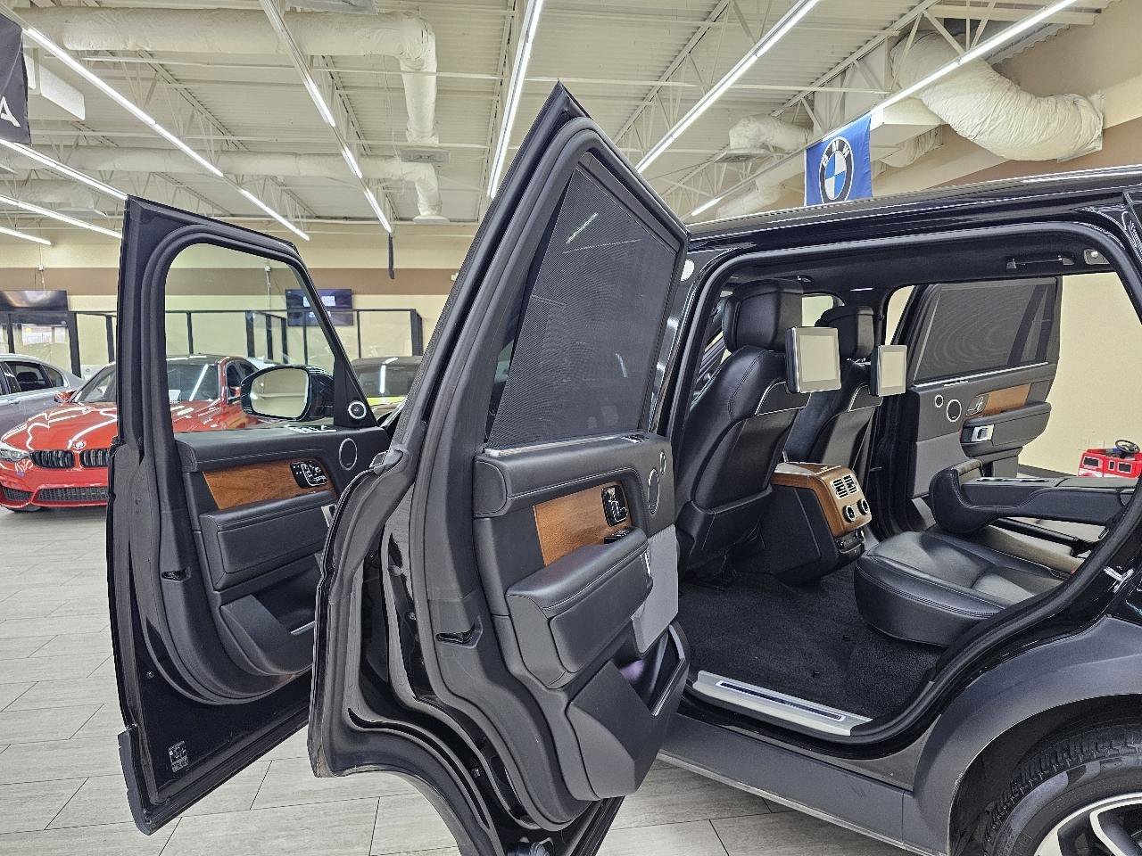 Used 2021 Land Rover Range Rover Long Wheelbase Autobiography image 15