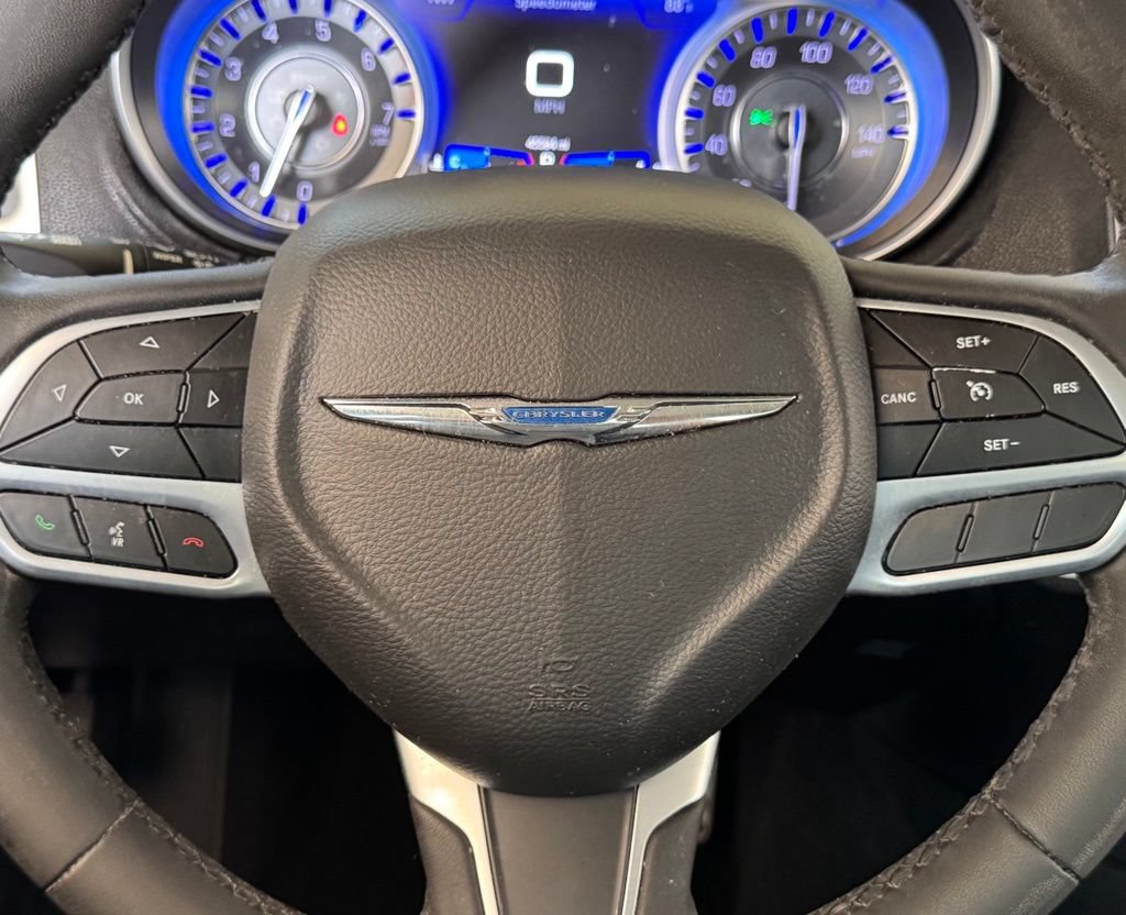 Used 2022 Chrysler 300 Touring L RWD image 6