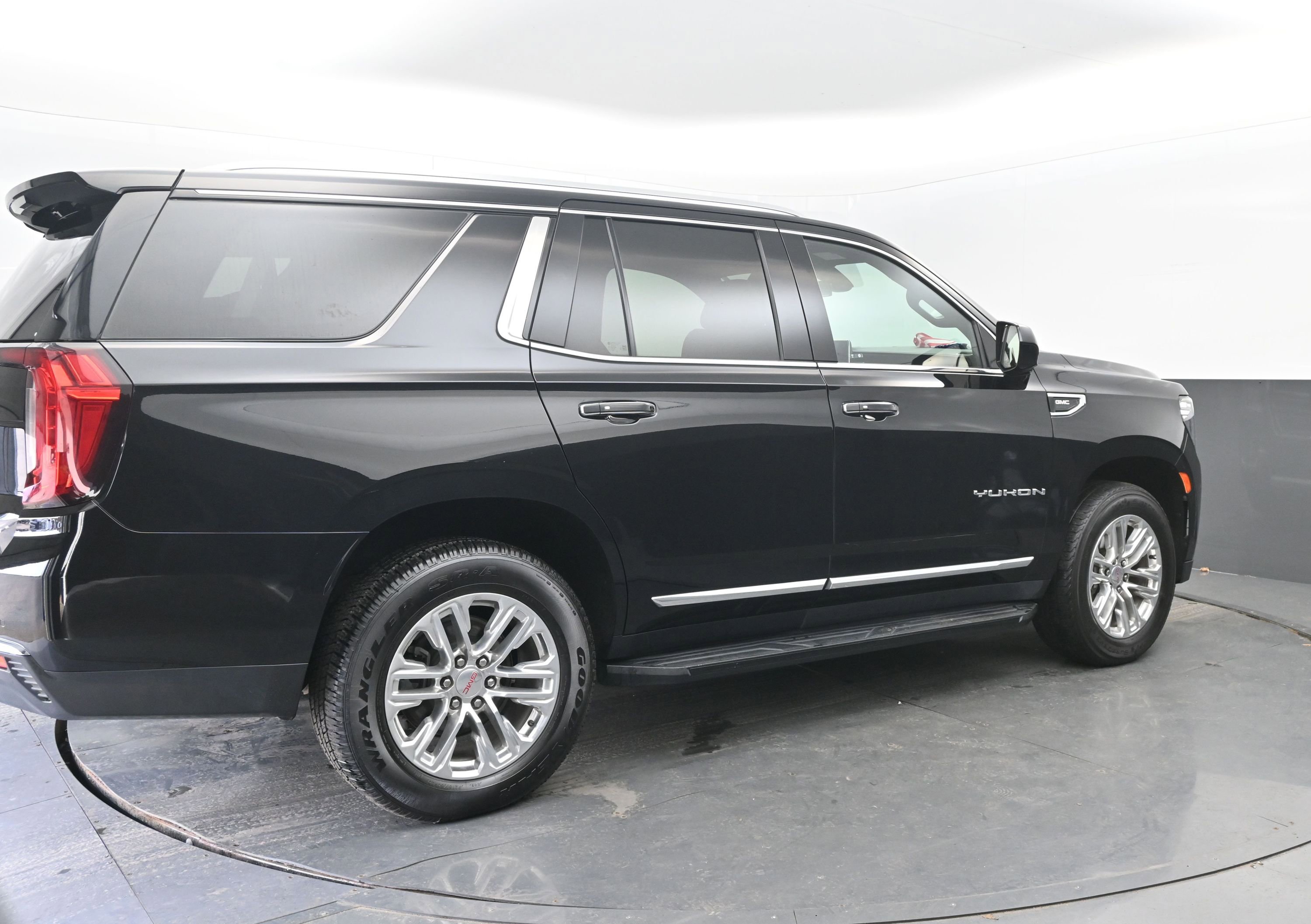 Used 2022 GMC Yukon SLT image 9