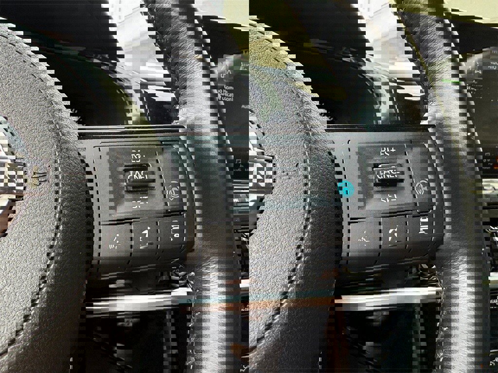 Used 2023 Nissan Pathfinder Platinum w/ Lighting Package (N92) image 23