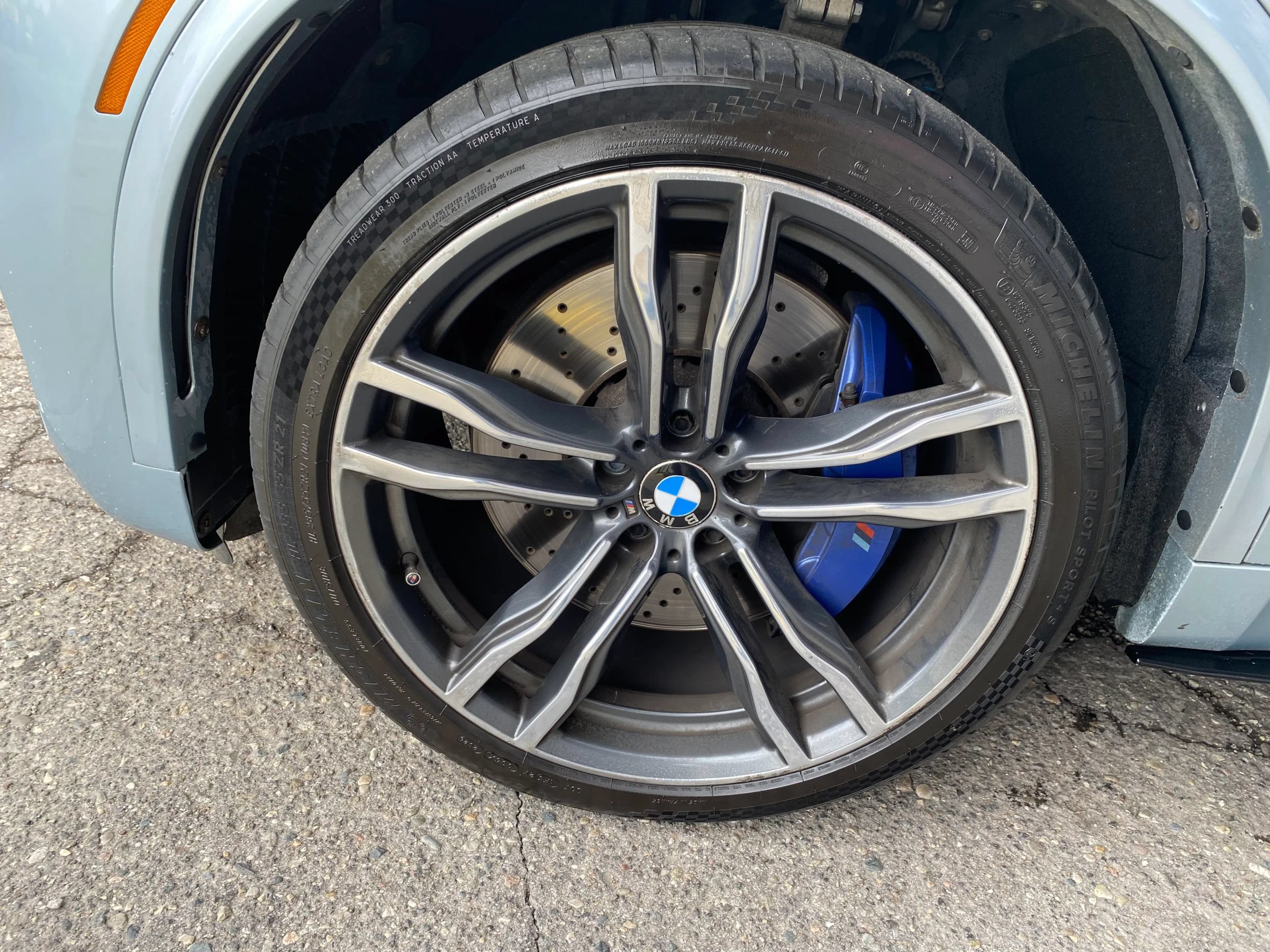 Used 2015 BMW X5 M AWD/4WD image 31
