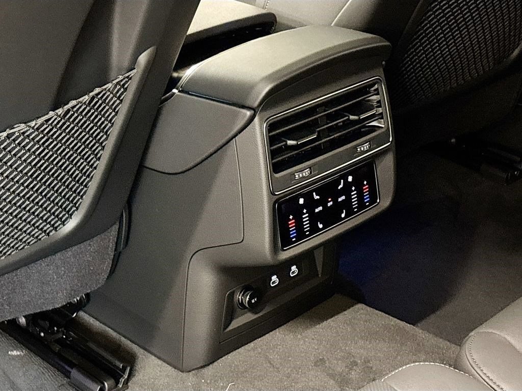 New 2025 Audi Q7 3.0T Premium Plus AWD/4WD image 17