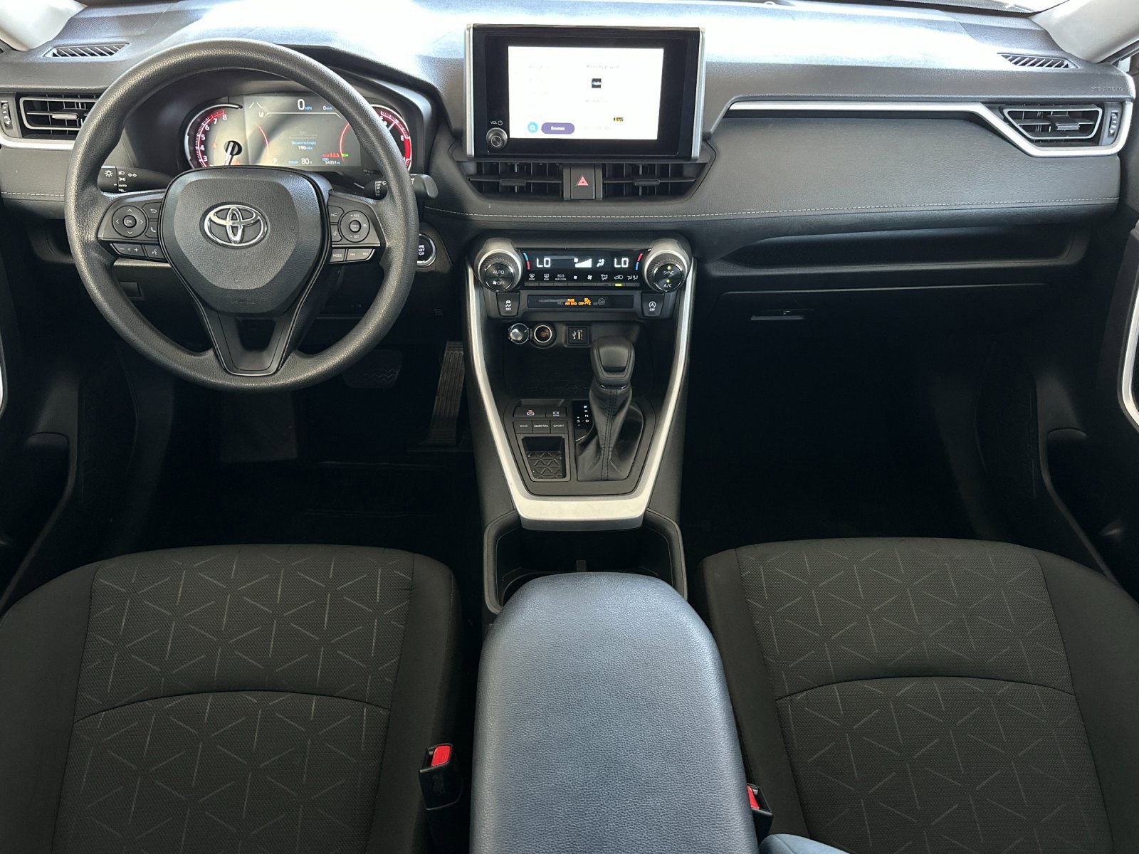 Used 2024 Toyota RAV4 XLE image 12