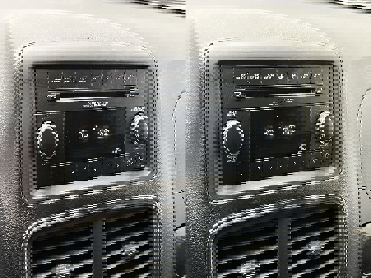 Used 2012 Dodge Grand Caravan SXT image 15