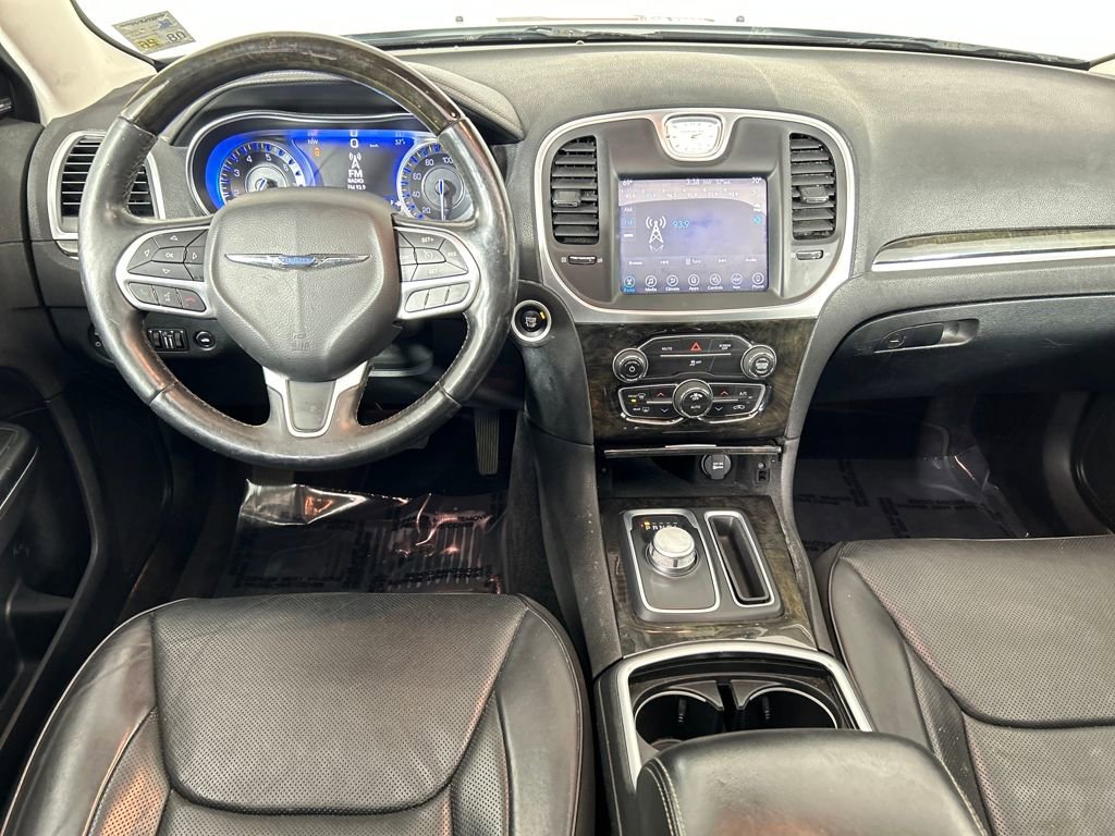 Used 2017 Chrysler 300 C image 21