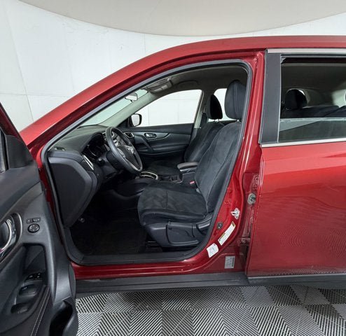 Used 2016 Nissan Rogue S FWD image 9